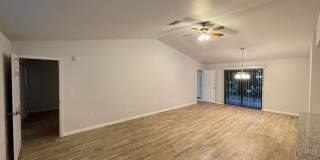 Beautiful Single Family Home! $2395/1085ft2-South Sarasota, 3-Bed/2-Bath, Fully Renovated: Annual Rental! Gallery 3