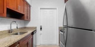 515 Southwest 12th Street Gallery 7