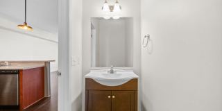 Pet Friendly Condo Downtown! Gallery 16