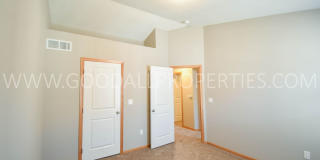 Pleasant Hill Townhome with 2-Car Garage, Walk-In Closets & Deck Gallery 12