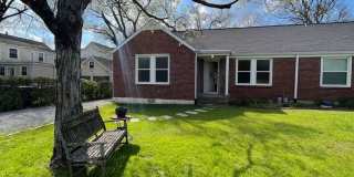 Renovated 2 Bedroom/ 1 Bath Duplex minutes to 12th South, Lipscomb, Belmont and Vandy with 2 Car Garage Gallery 1