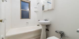 5957 W Madison St Gallery 6