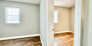 Newly Renovated One Bedroom Duplex - Move In Special! Gallery 4