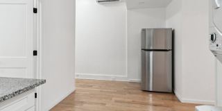 1225 SPRUCE Street Gallery 9