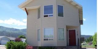 3 Bedroom 2 Bathroom Upper Apartment Gallery 1