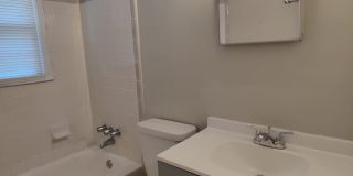 2 Bedroom Near Downtown Charlotte Gallery 8