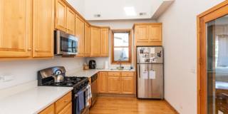 1940 West Diversey Pkwy Gallery 1
