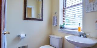 Stunning South Side 3BR - Skyline Views, Master Suite & Finished 3rd Floor Gallery 13