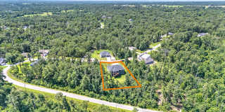 Modern 3-Bedroom Bella Vista Home with Bonus Room and Tiered Deck Gallery 41