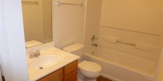Beautiful Home on A Cul De Sac with Large Backyard Gallery 8