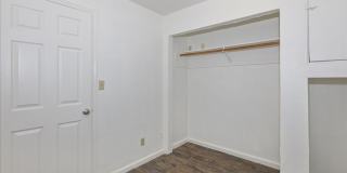 West Oakland 3 Bedroom Flat! Gallery 15