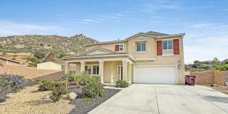 Beautiful 5Bd/3.5Ba Home in Cul-de-Sac in Riverside w/new Turf Back Yard and New Carpet! Gallery 1