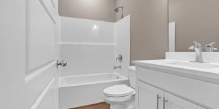 Charming 2-Bed Home for Rent in East Memphis Gallery 13