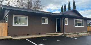 Quiet 3 Bedroom, 2 Bath with Large Backyard Gallery 1