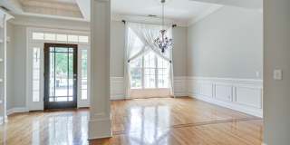 Beautiful Home in Willow Springs Just Minutes to Downtown Franklin Gallery 4