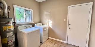 Lovely and spacious 2bd / 1 bth plus bonus room with washer & dryer! Lovely and spacious 2bd / 1 bth plus bonus room with washer & dryer! Gallery 13