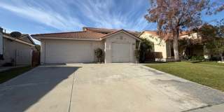 Charming 4BR House in Rialto Gallery 1
