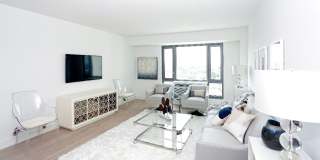 The Centre - Large Luxury Apartments. Gallery 162