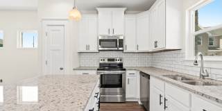 Beautifully Upgraded 3B/2.5B  Tuscan Village Townhome near Destin Harbor, Bay, and Beaches Gallery 4