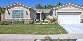 Spacious 3BR/2BA House Near Shopping & Dining Gallery 1