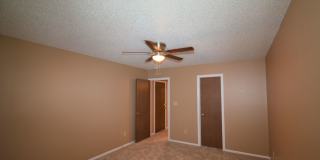 Townhome - 2 bedrooms, 1 bathroom & 1 car garage - NO A/C! NO PETS ALLOWED! Gallery 16