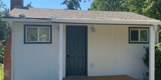 North Gate - Cozy 1 bed/ 1 bath house on quiet street with a huge back yard! Gallery 1