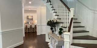 5 Bed 4 Bath LUXURIOUS CRAFTSMAN set in Bethesda Mews Gallery 6