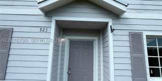 923 SE 16th Ct 923 SE 16th Ct Gallery 1