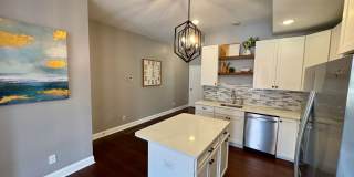 Gorgeous Fox Park Townhome Gallery 5