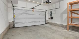 3 bed/2.5 bath Townhome + 2 Car Garage + Washer/Dryer + Fenced Front Patio Gallery 27
