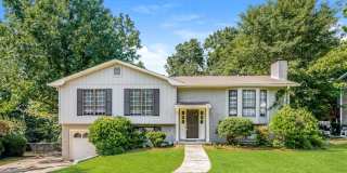 611 Ashwood Lane Gallery 1