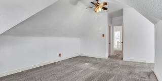 Charming Victorian Home in the Desirable Cole Neighborhood!- Available Early July!! Gallery 18