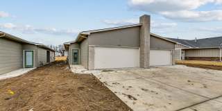 3 bed, 2 bath duplex SE Wichita Gallery 1