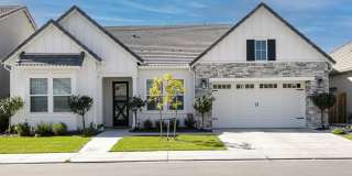 High-End 4 Bedroom Home with Solar Gallery 1