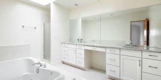 4 Bedroom, 3 Bathroom Impressive Lincoln Park Duplex Gallery 17