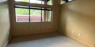 350 E Short Street unit: 211 Gallery 6