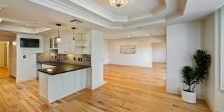 575 S Barrington Ave Gallery 10