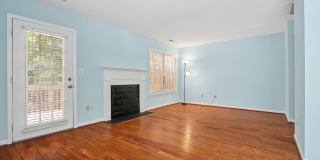 Woodcroft End of Unit Townhouse with Large Bedrooms Gallery 5