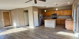 Cozy 3 Bed 2 Bath with Enclosed Den! Cozy 3 Bed 2 Bath with Enclosed Den! Gallery 6