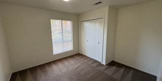 NW Condo Near Shopping Center Available Now! Gallery 13
