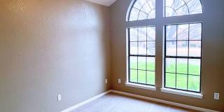 Open Floor Plan! Gallery 20