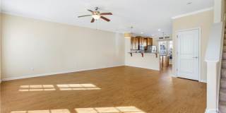 116 Ventura Place Gallery 5
