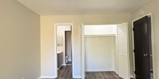 Remington On Rockville Living Gallery 109