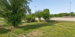 2 Bedroom in Westside School District Gallery 14