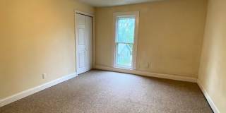 ***AVAILABLE AUGUST 2026*** 5 Bed 2 Bath House Downtown Gallery 16