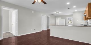1602 W Elm Street Gallery 3