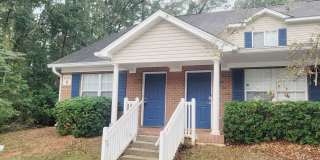 LOVELY NW 3/3 End Unit w/ Washer/Dryer, Open Kitchen w/ Bar, & More! $1500/month Avail June 1st!  Gallery 1