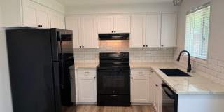 Updated 2 bedroom 1 bath duplex! Updated 2 bedroom 1 bath duplex! Gallery 19