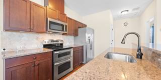 Stunningly Beautiful and Stylish Garage Apartment ~ Gallery 9