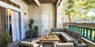 2 bedroom condo in Redwood shores Gallery 1